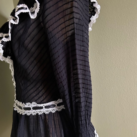 JJ’s Fairyland Black White Crochet trim Sheer Top Sz S - Picture 8 of 9